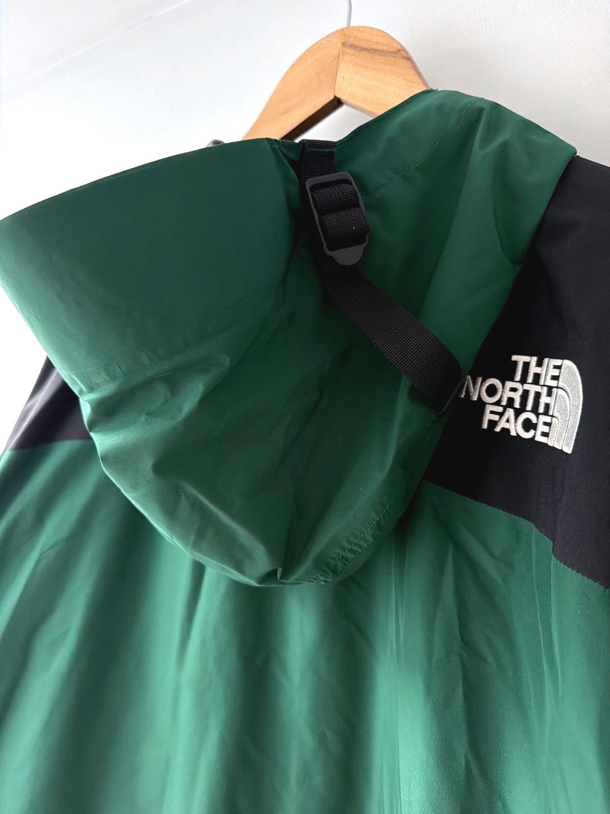 Men’s The North Face 1994 Retro Mountain Light GORETEX Jacket - Small - 3655