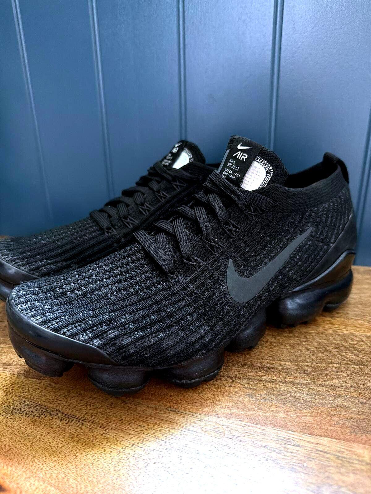 Women's Nike Air VaporMax Flyknit 3 Core Trainers In Black - UK6.5 - 3537
