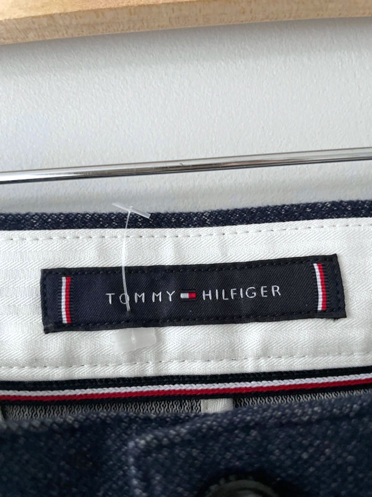 Men’s Tommy Hilfiger Denton Straight Fit Chino Trousers In Navy - W32/L32 - 2492