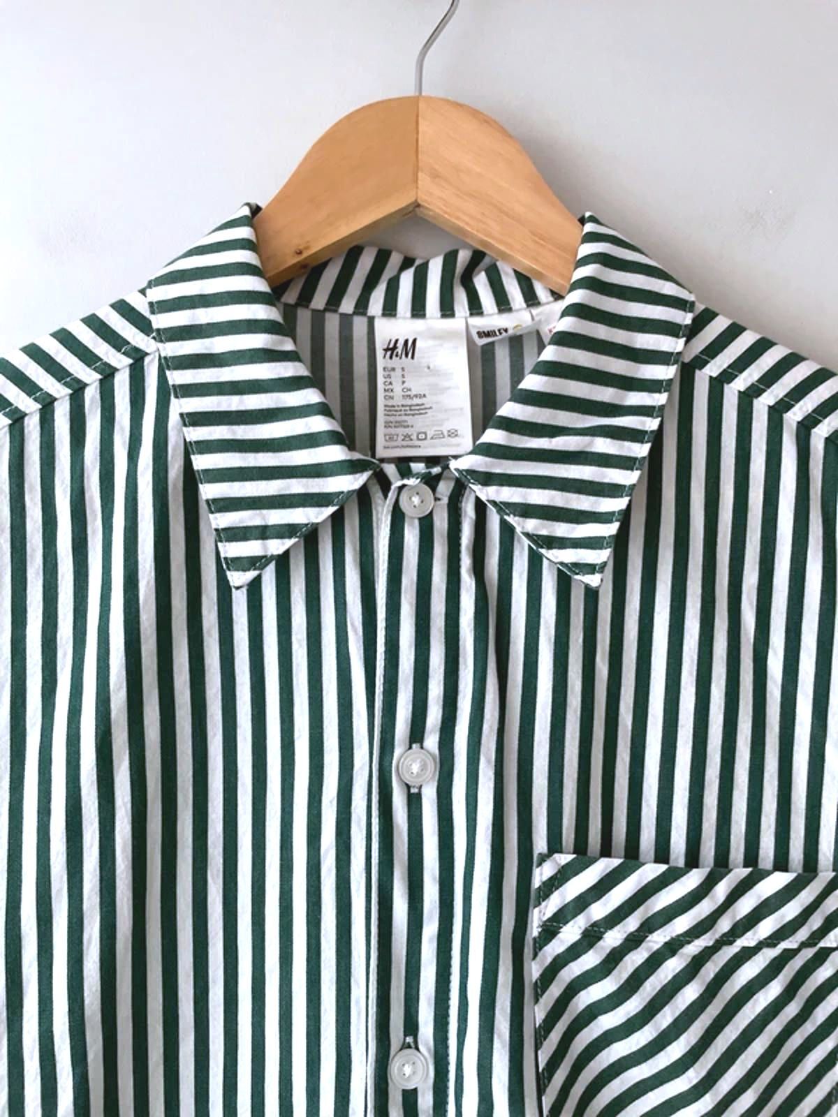 Men’s H&M X Smiley Colab Striped Short Sleeve Shirt in Green/White - Small -2935