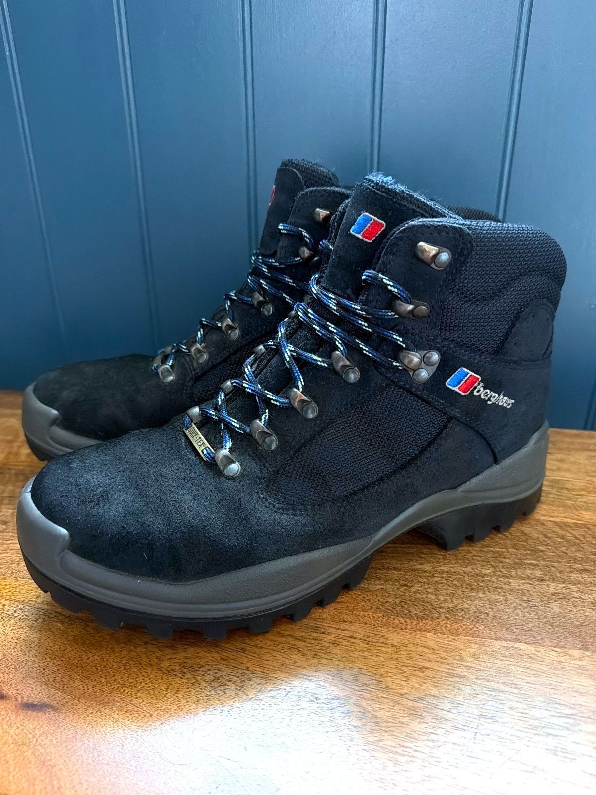 Men’s Berghaus Premium Suede Gore-Tex Hiking Boots In Dark Navy - Uk8 - 3824