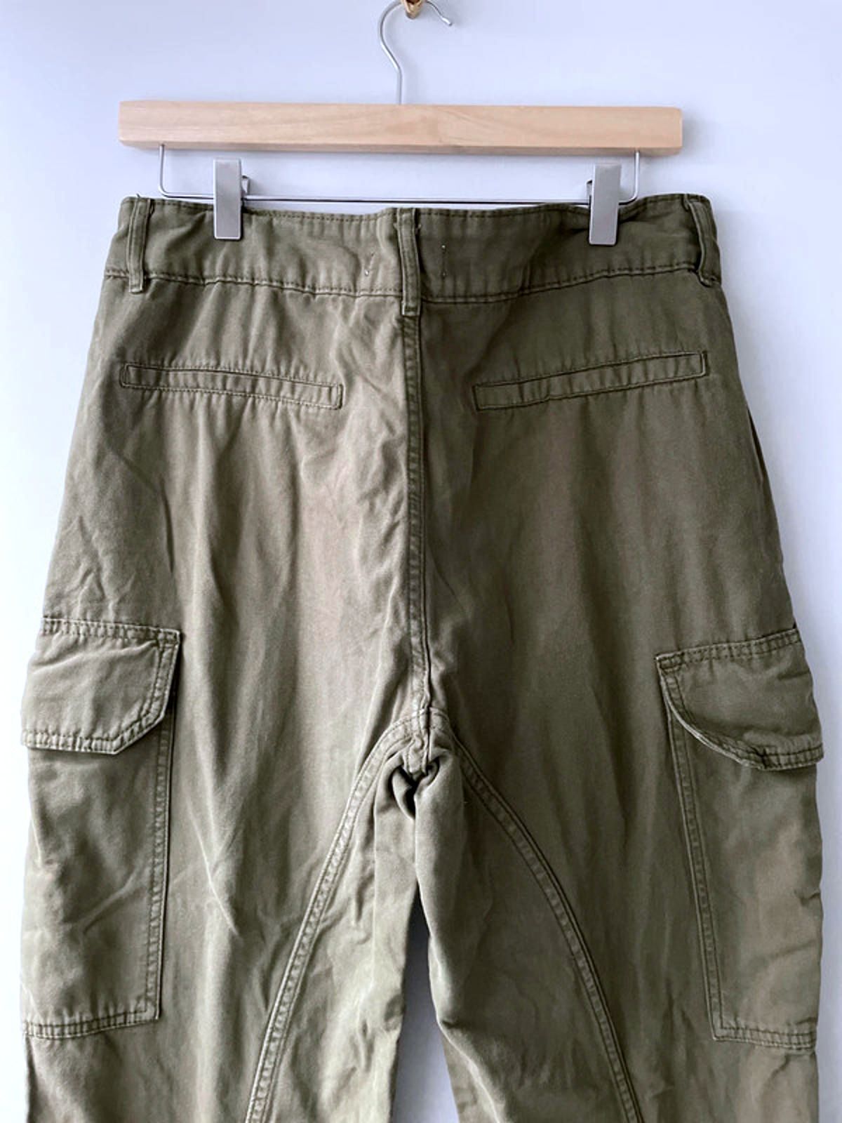 Women's Pull and Bear Baggy Fit Cargo Trousers in Khaki - W32/L29 - 2754