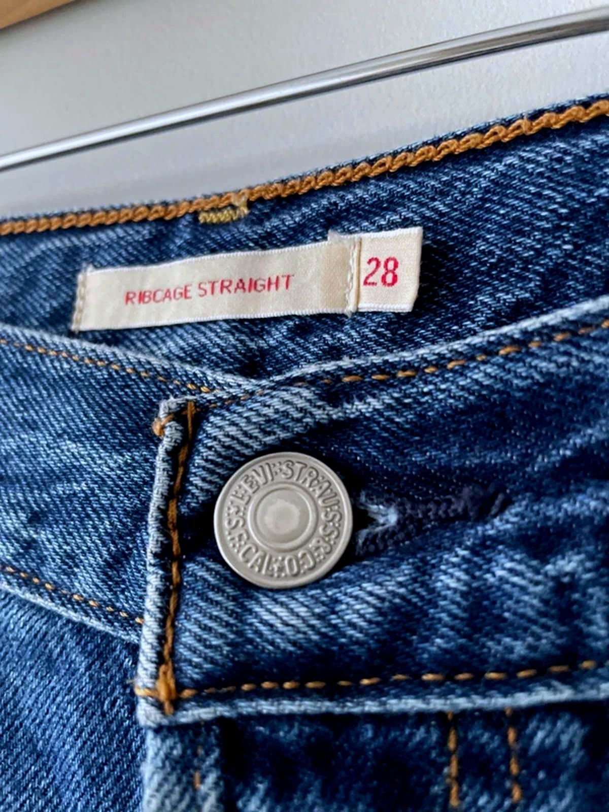 Women’s Levi’s High Waisted Ribcage Straight Fit Jeans In Navy - W28/L27 - 2954