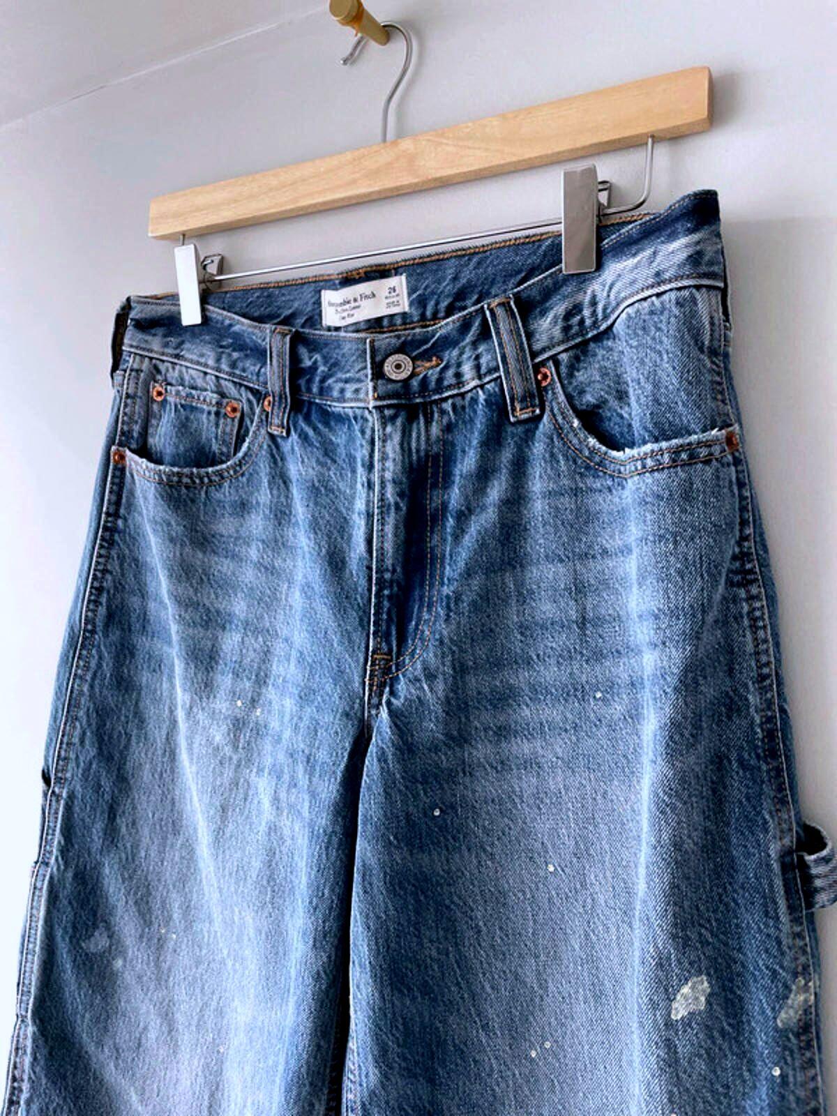Women’s Abercrombie & Fitch Baggy Fit Cargo Jeans In Navy - W26/L30 - 2251