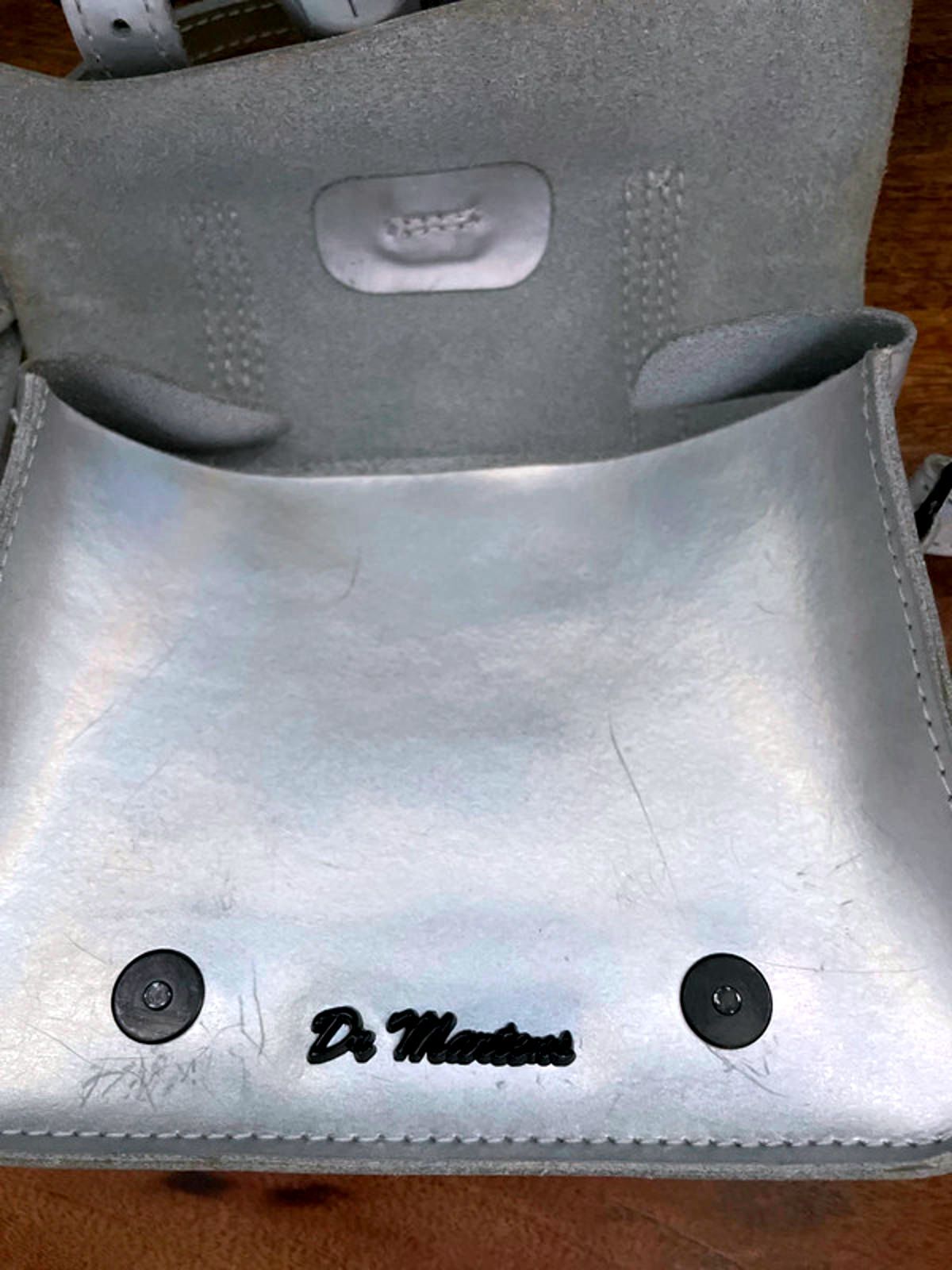 Women's Dr Martens 7'' Iced Metallic Leather Satchel In Silver - 2422
