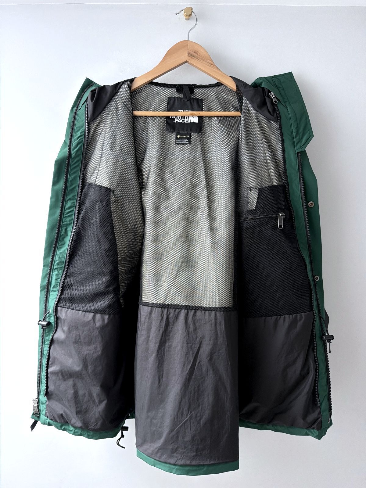 Men’s The North Face 1994 Retro Mountain Light GORETEX Jacket - Small - 3655