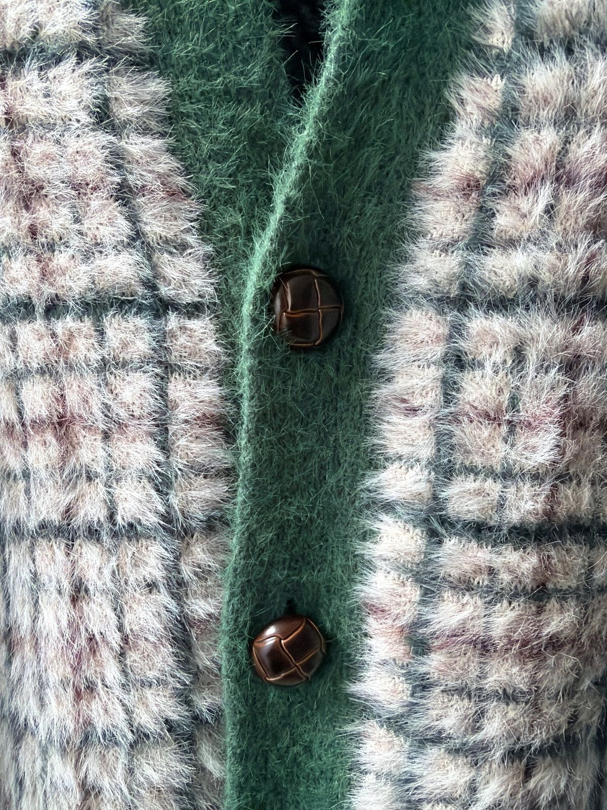 Men’s Kickers Oversized Fit Fluffy Texture Plaid Cardigan - Large - 3813