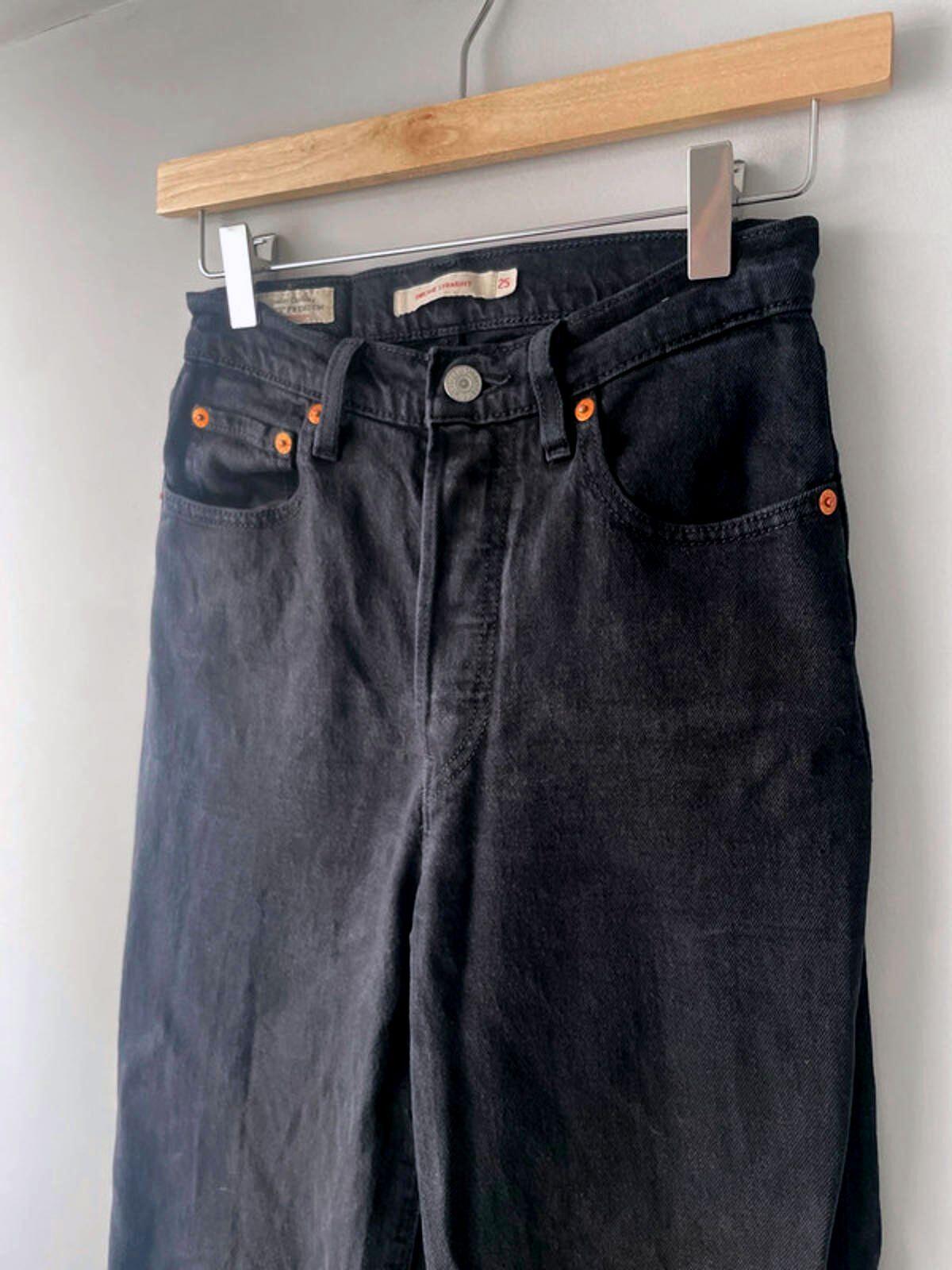 Women’s Levi’s High Waisted Ribcage Straight Fit Jeans In Black - W25/L27 - 2206
