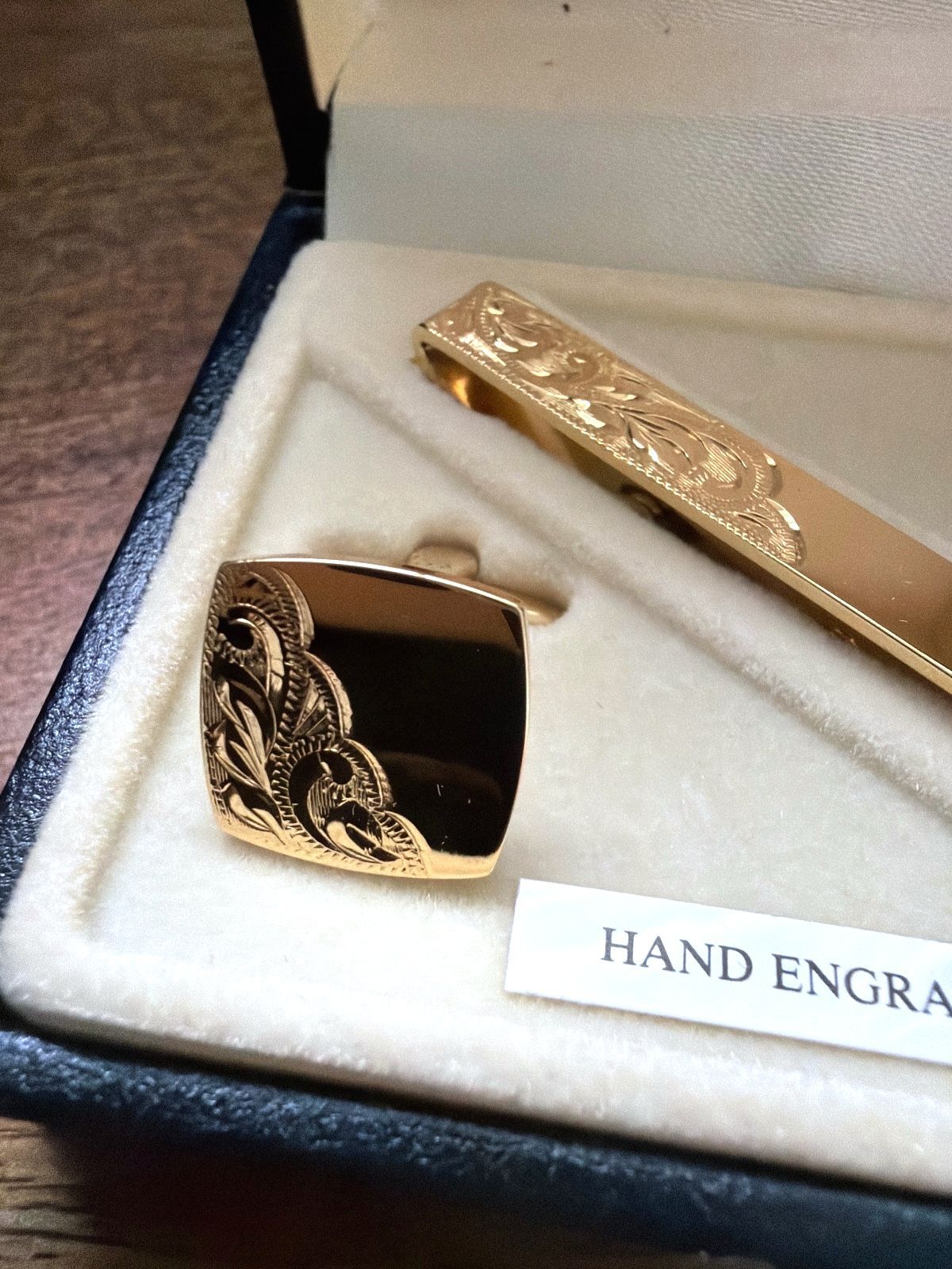 Stratton Of London Hand Engraved Tie Clip And Cufflink Set In Gold Colour - 3858
