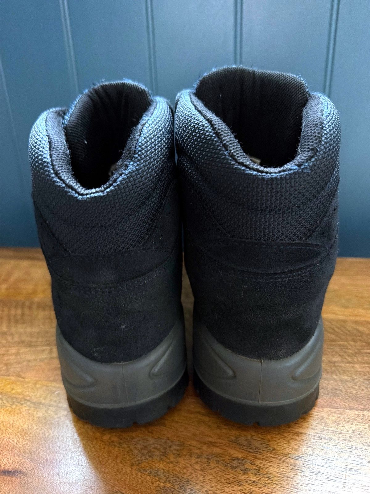 Men’s Berghaus Premium Suede Gore-Tex Hiking Boots In Dark Navy - Uk8 - 3824