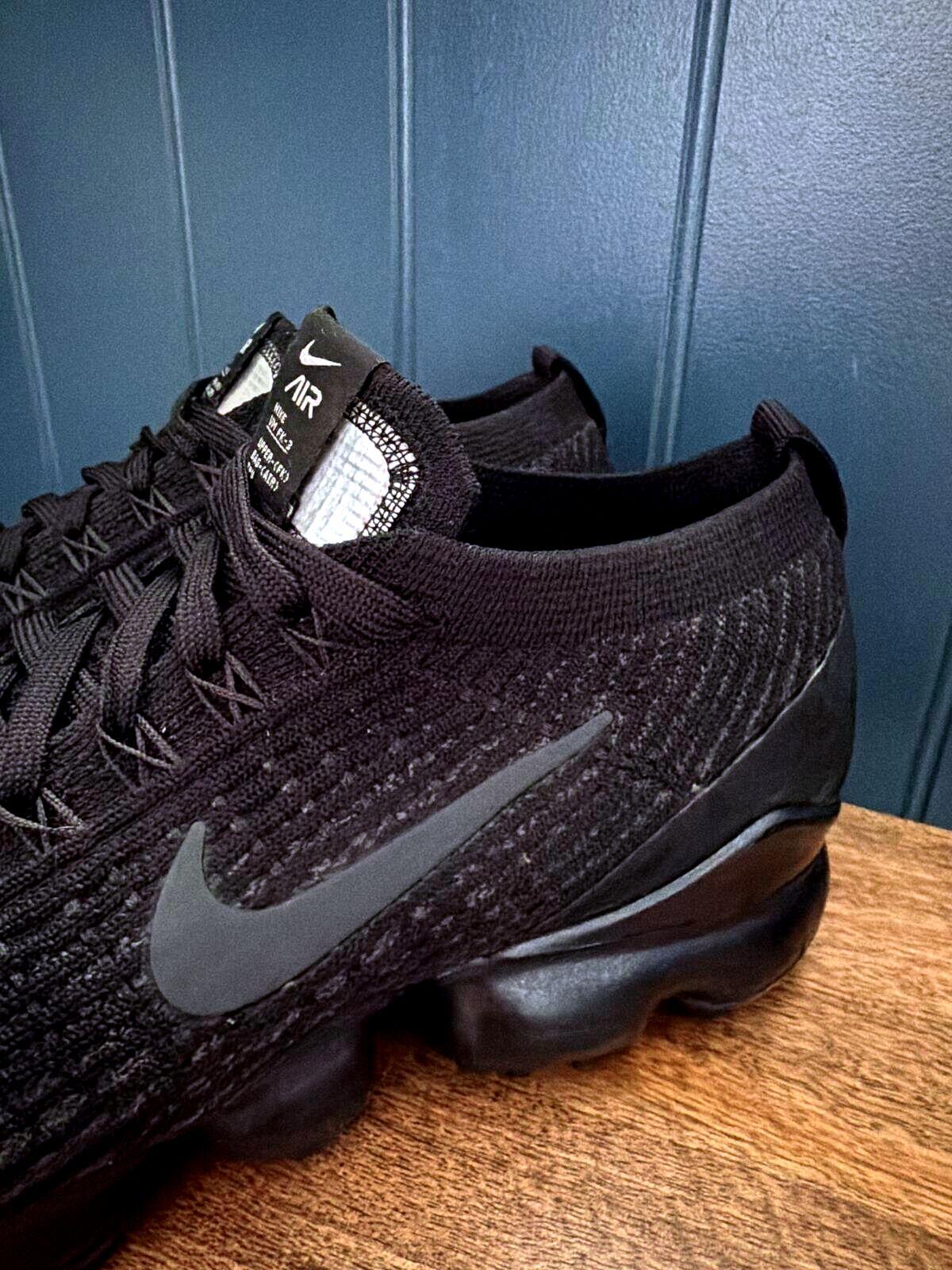Women's Nike Air VaporMax Flyknit 3 Core Trainers In Black - UK6.5 - 3537