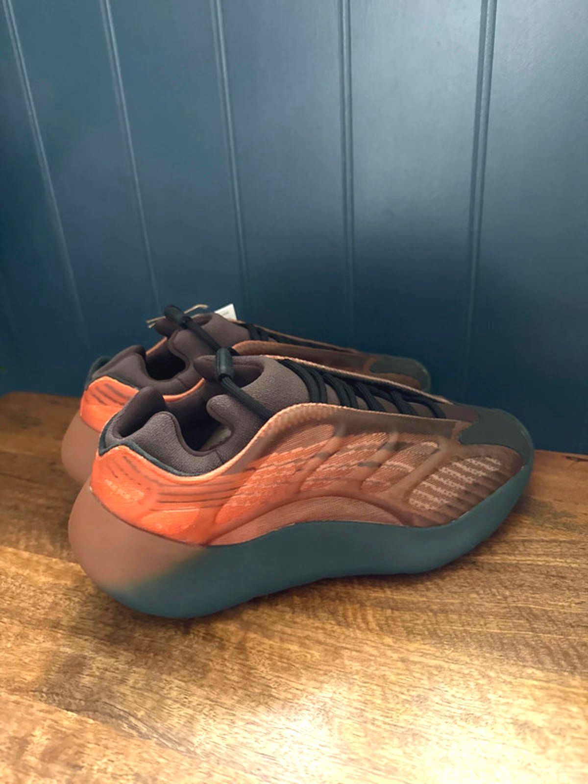 Men’s Yeezy 700 V3 Copper Fade Chunky Sole Trainers - Uk7.5 - 1295