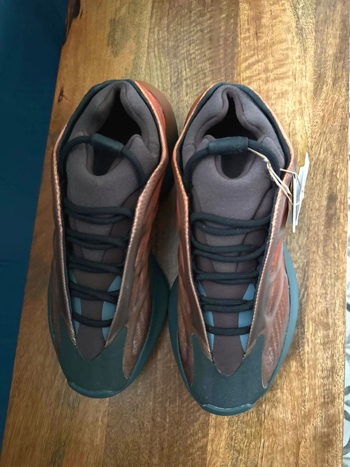 Men’s Yeezy 700 V3 Copper Fade Chunky Sole Trainers - Uk7.5 - 1295