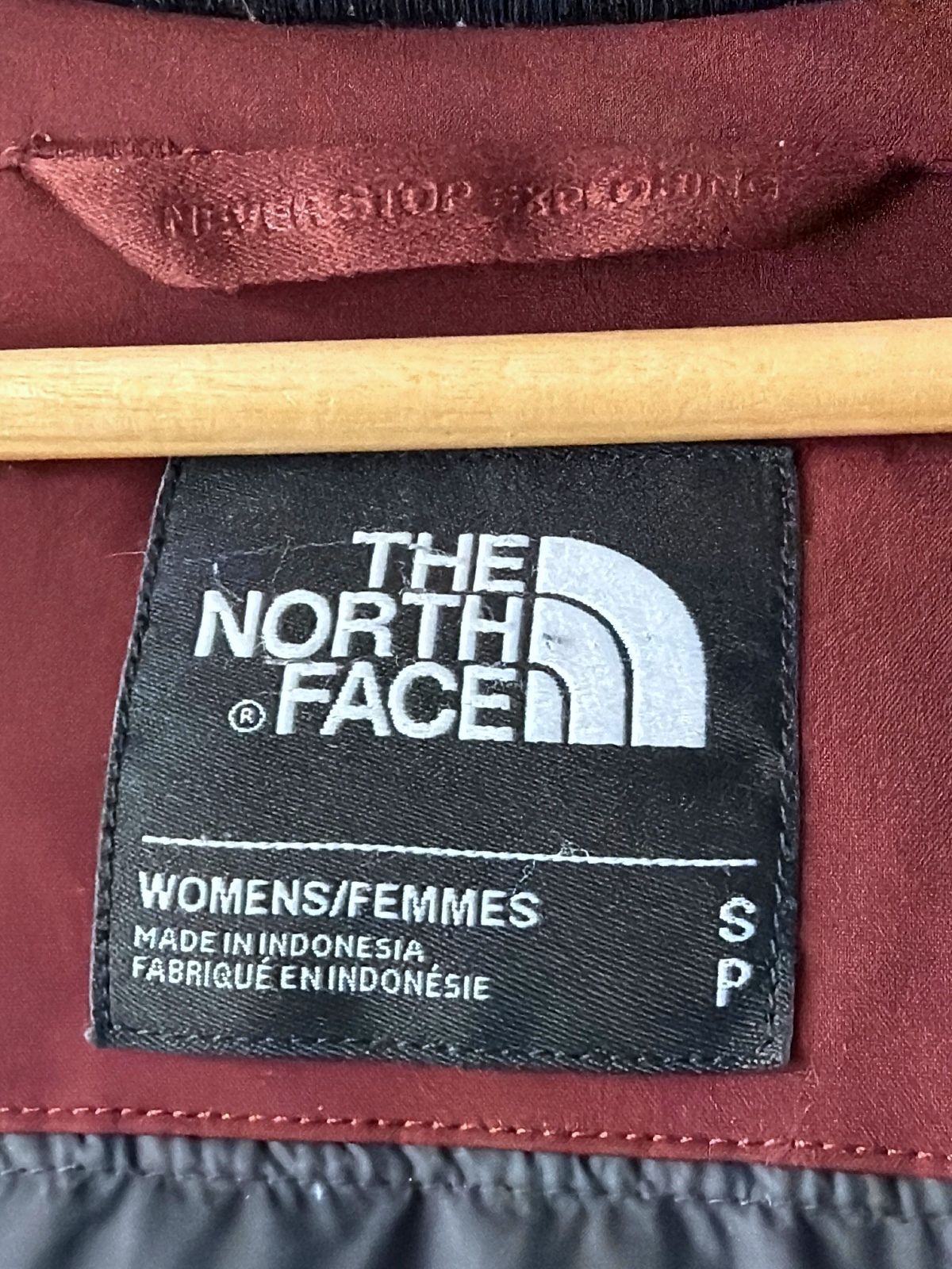 Women’s The North Face 550 Padded Parka Jacket with Faux Fur Hood - Small - 3785