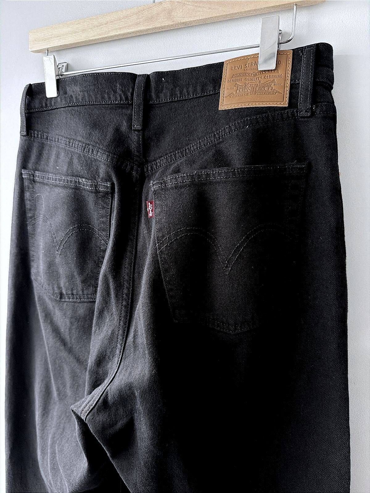 Women’s Levi’s High Waisted Ribcage Straight Fit Jeans In Black- W29/L29’- 3741