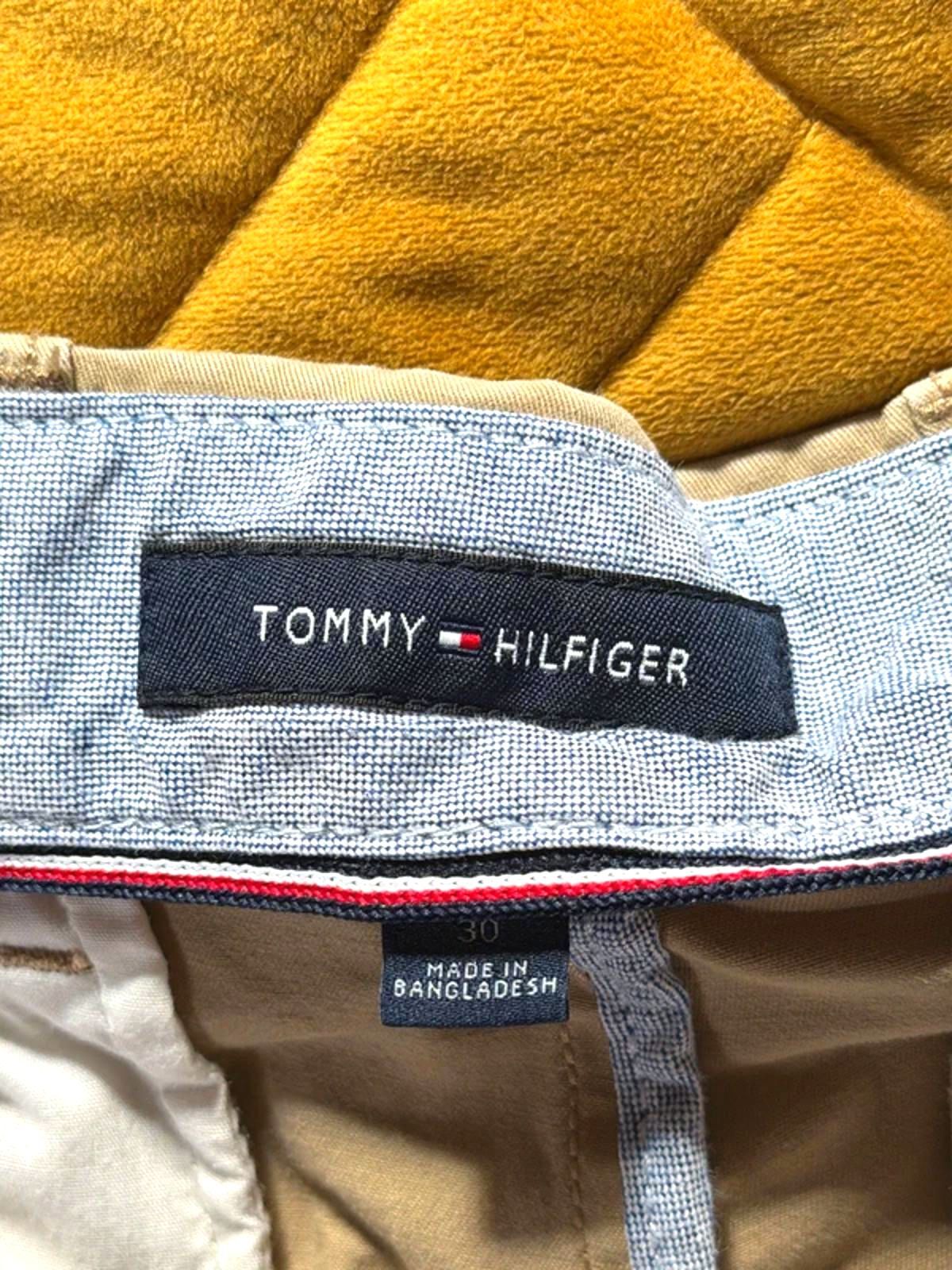 Mens Tommy Hilfiger Classic Fit Chino Shorts In Beige - W30 - 3258