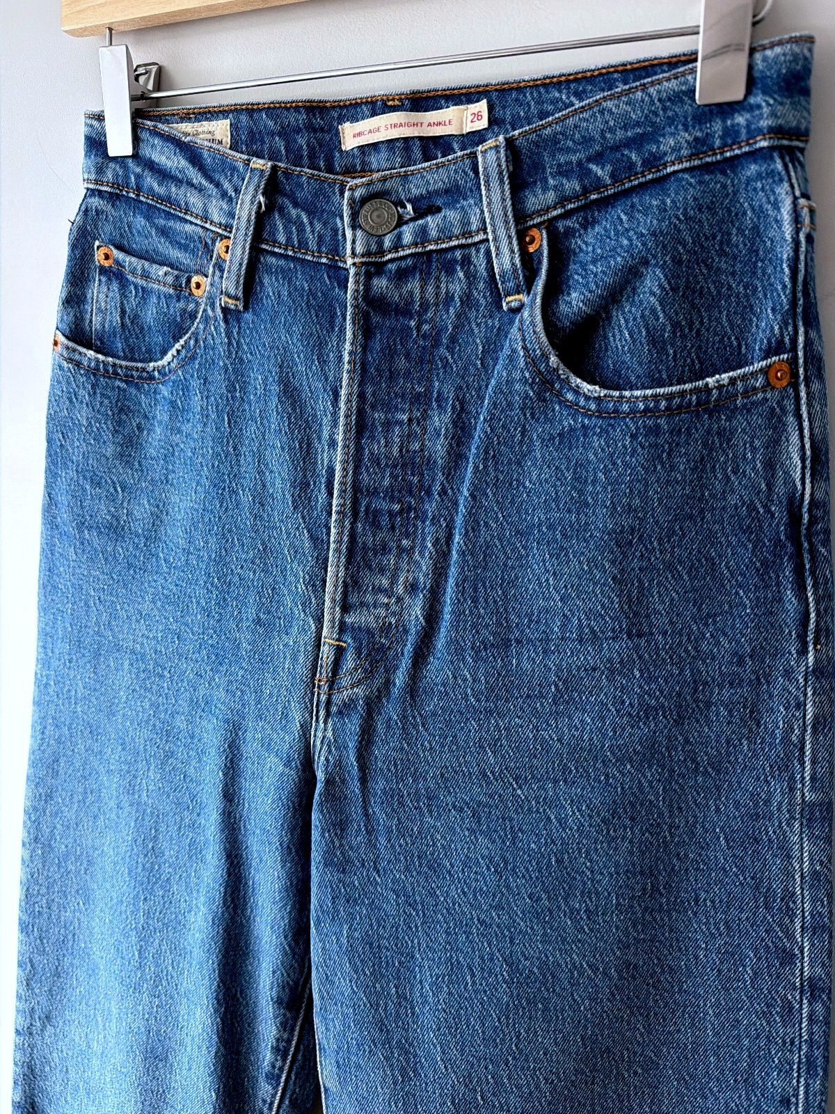 Women’s Levi’s High Waisted Ribcage Straight Fit Jeans In Navy - W26/L29 - 3754