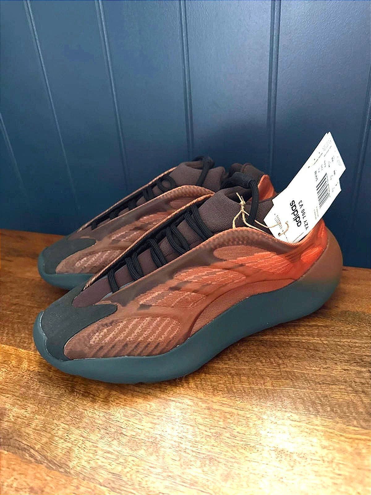 Men’s Yeezy 700 V3 Copper Fade Chunky Sole Trainers - Uk7.5 - 1295