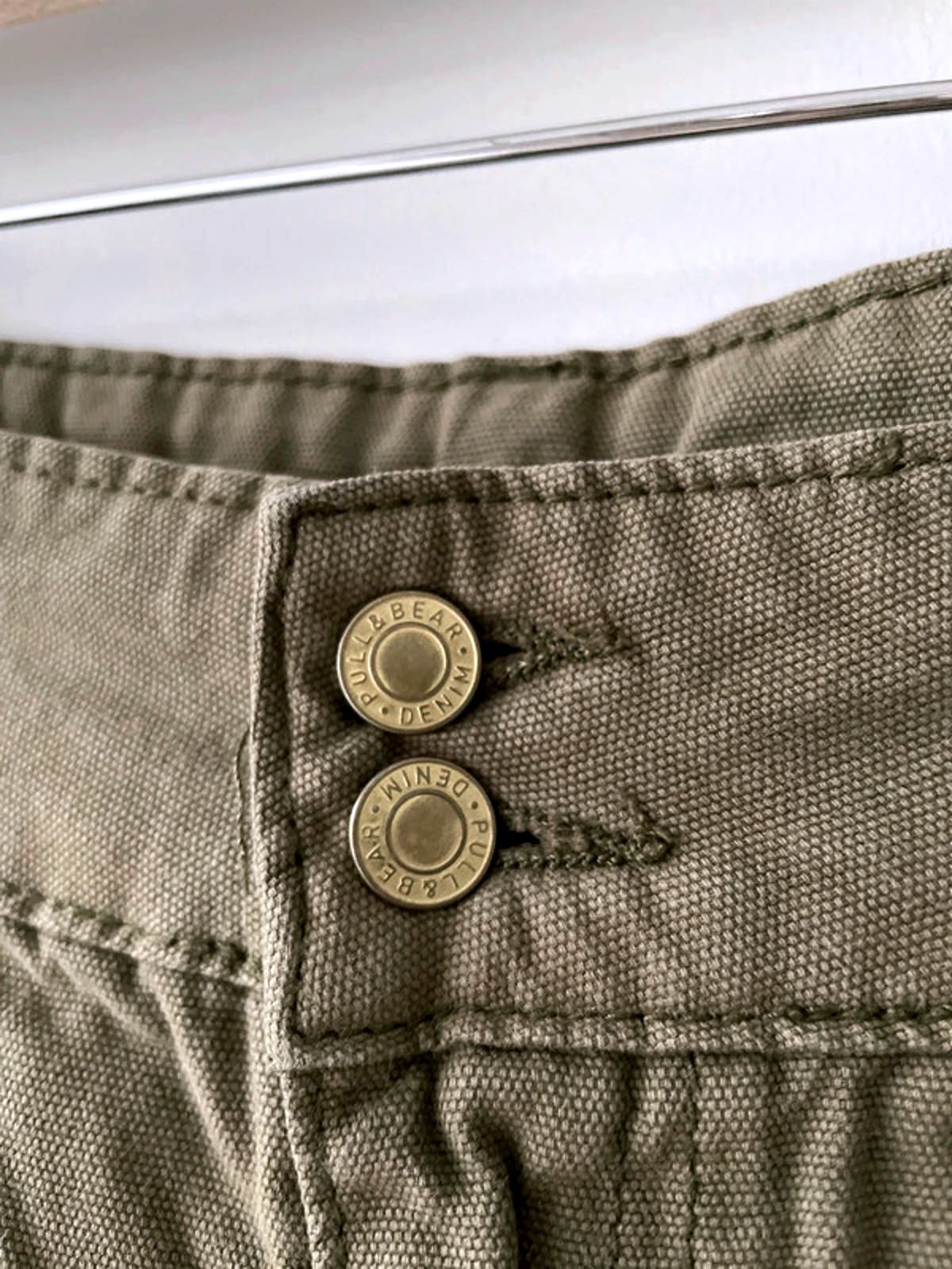 Women's Pull and Bear Baggy Fit Cargo Trousers in Khaki - W32/L29 - 2754