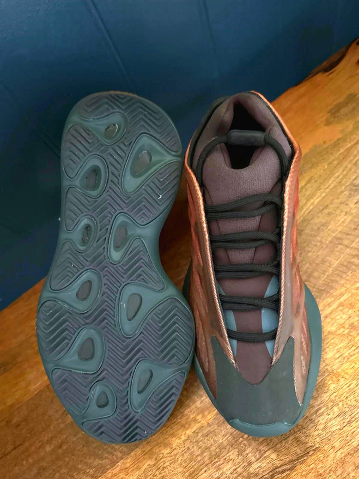 Men’s Yeezy 700 V3 Copper Fade Chunky Sole Trainers - Uk7.5 - 1295