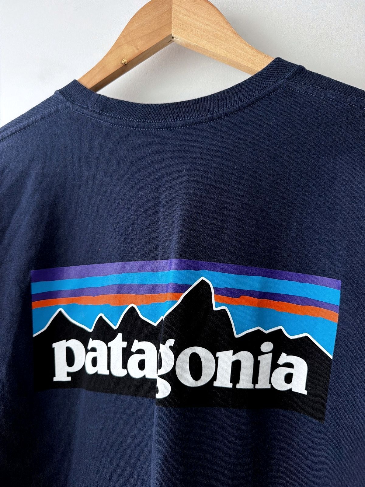 Men’s Patagonia Long Sleeve Logo Crew Neck T-Shirt In Navy - Medium - 3722
