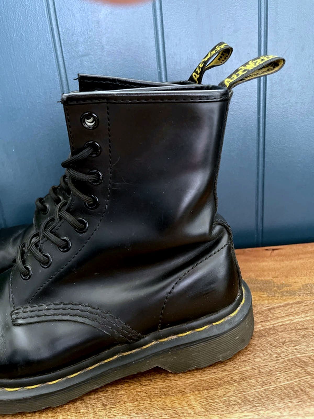 Women’s Dr Martens 11822 Premium Leather Lace Up Boots In Black - UK4- 2171