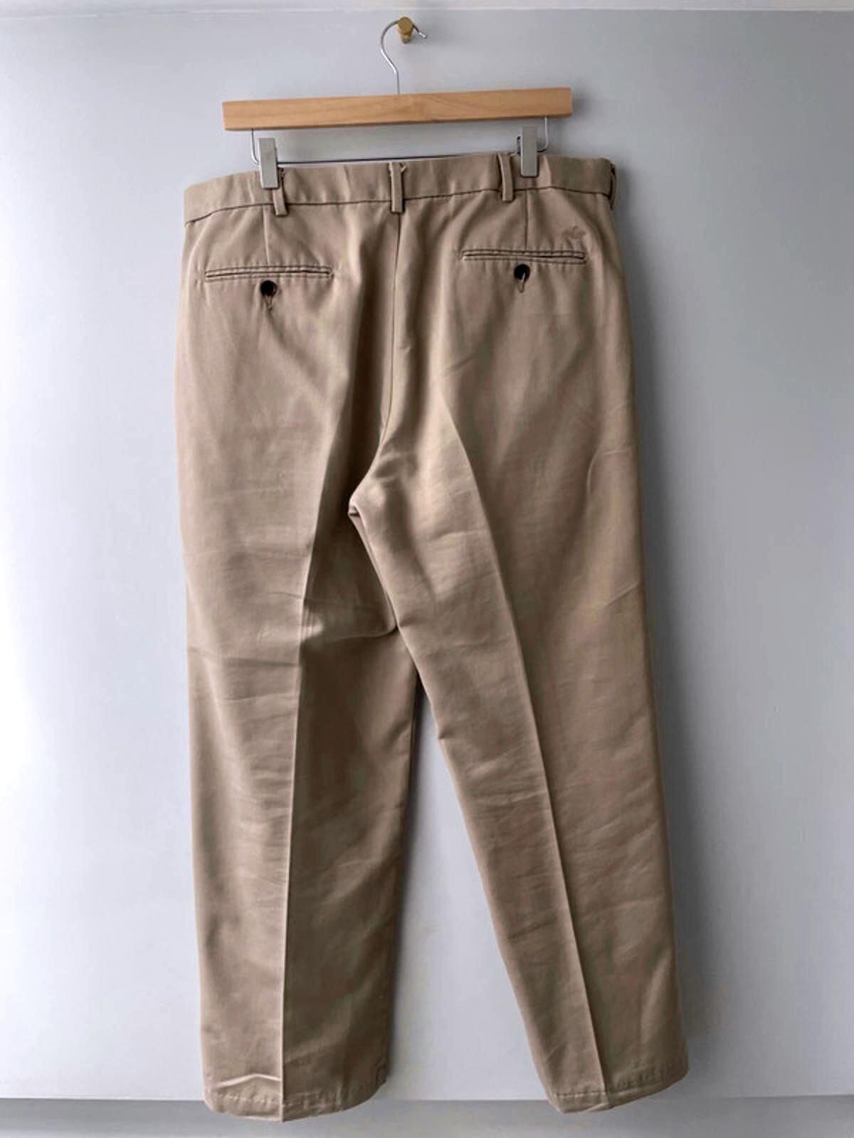 Men’s Dockers Premium Classic Chino Trousers In Beige - W36/L30 - 1747