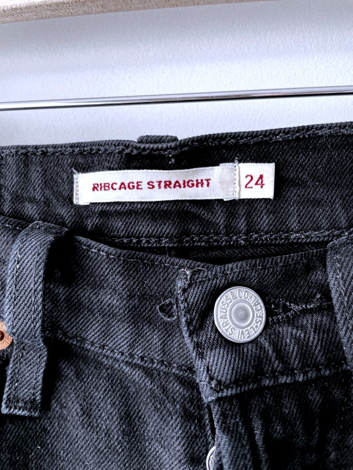 Women’s Levi’s High Waisted Ribcage Straight Fit Jeans In Black - W24/L26 - 2270