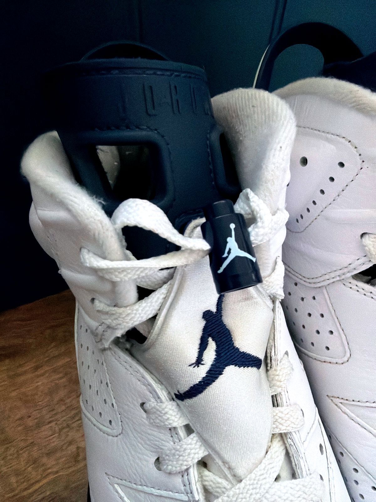 Mens Air Jordan 6 Rare Retro Leather Basketball Trainers In White - Uk9.5 - 3613